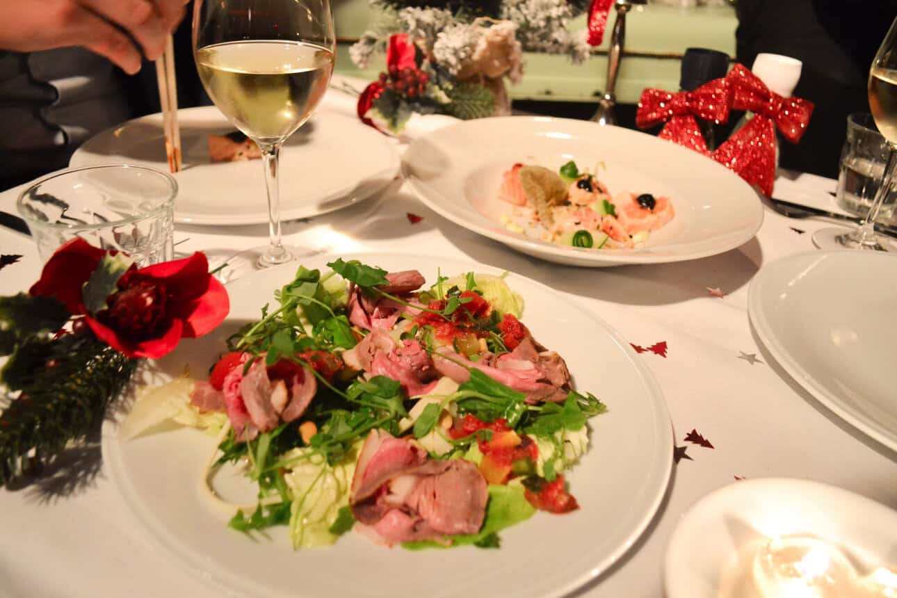 BIRD hosts a Christmas dinner in Rotterdam on 26 December 2025, with a multi-course menu, vegetarian options, wine pairing and live music. Book via the event page.